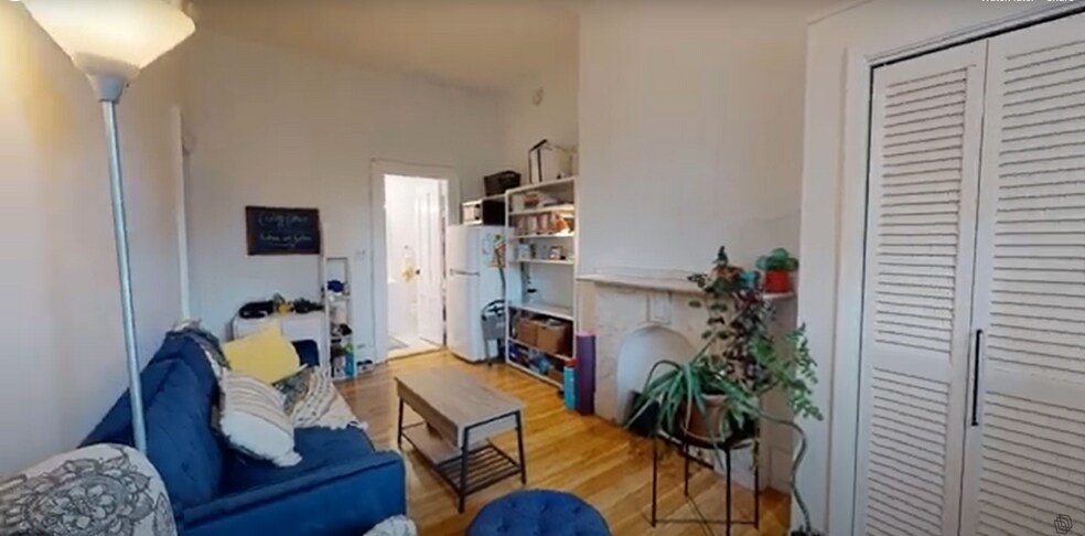 Building Photo - 482 Beacon St