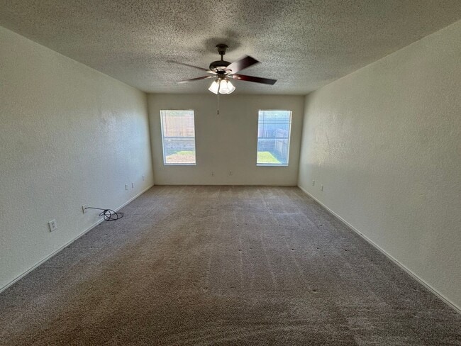 Building Photo - Nice Single Story in Saginaw Area