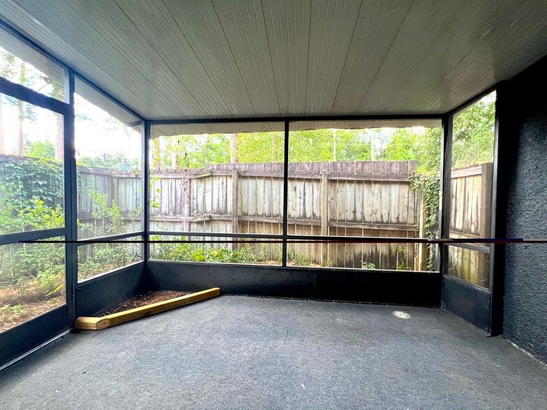 Building Photo - 709 SW 75th St