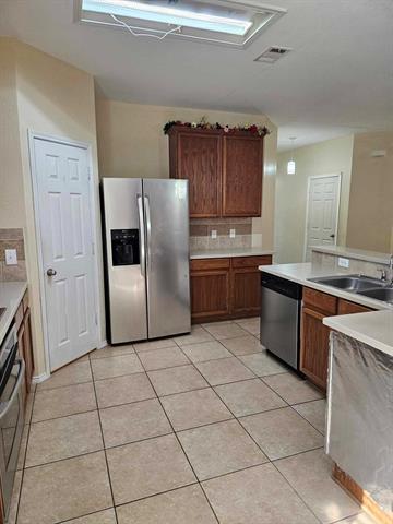 Building Photo - 4036 Glenwyck Dr E