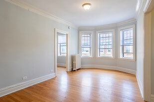 Interior Photo - 1000 - 1010 North Blvd