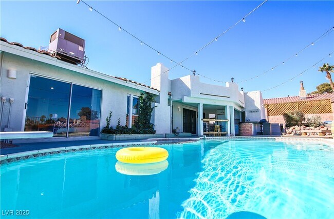 Building Photo - 5086 Cartaro Dr