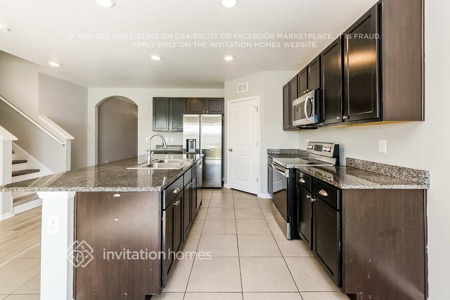 Building Photo - 5009 Blue Willow Wy