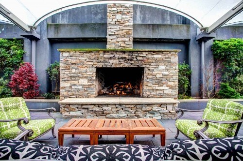 Building Photo - The Escala Condominiums - 1 bedroom + den