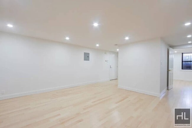 Building Photo - 58 Douglass St