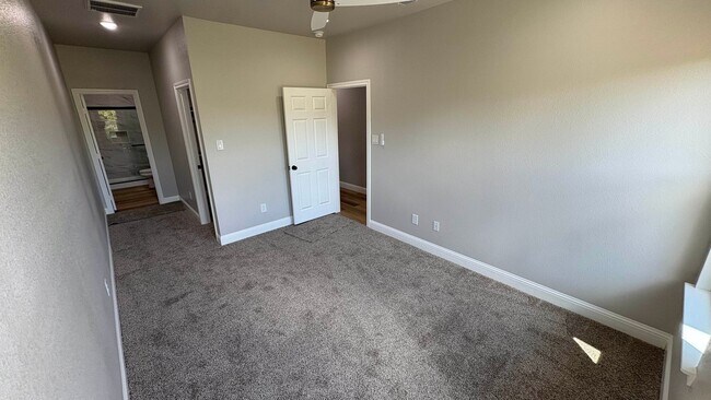 Building Photo - 3205 Bourland St