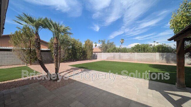 Building Photo - 2029 S Nina Cir