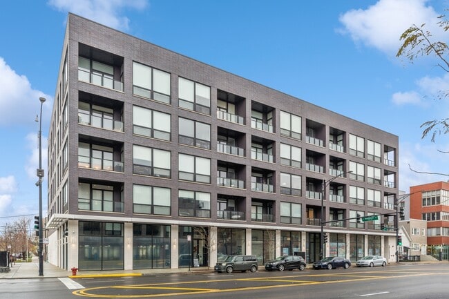 Primary Photo - 2400 W Wabansia Ave