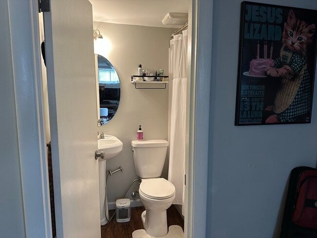 Building Photo - 66-68 Summit St