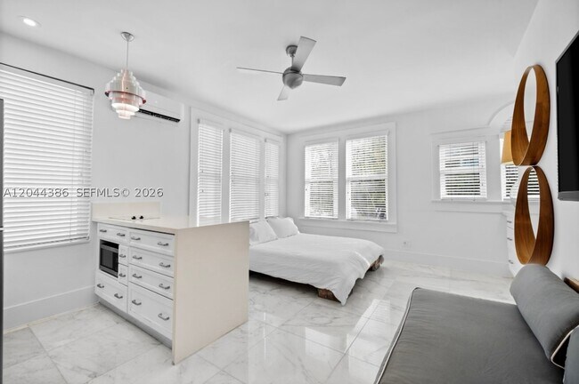 Building Photo - 739 2nd St