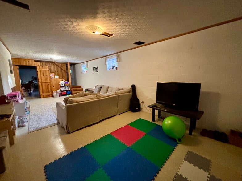 basement - 1630 Saint Annes Rd