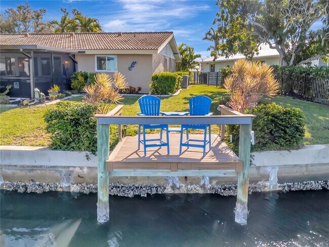 Building Photo - 10432 Sandpiper Rd W