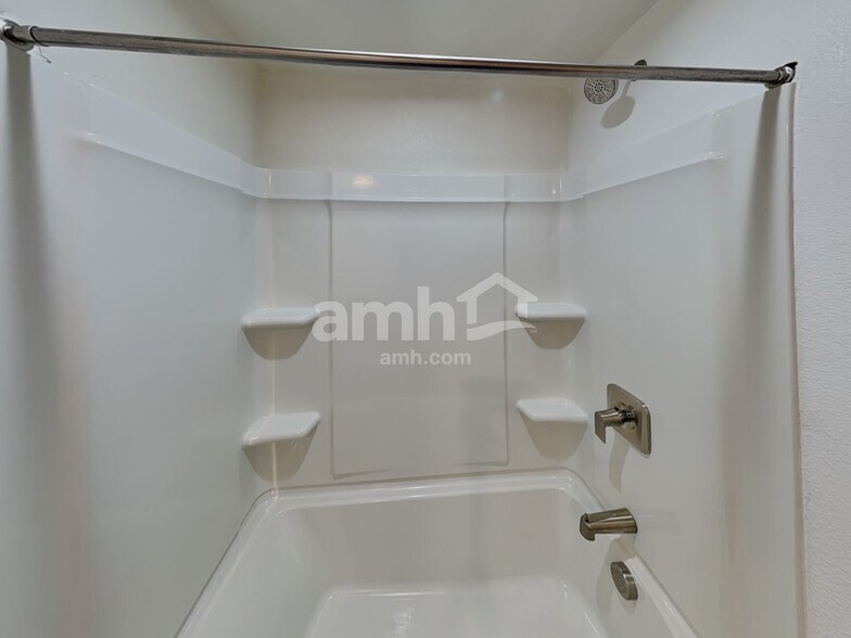 Building Photo - 14982 W 82nd Pl