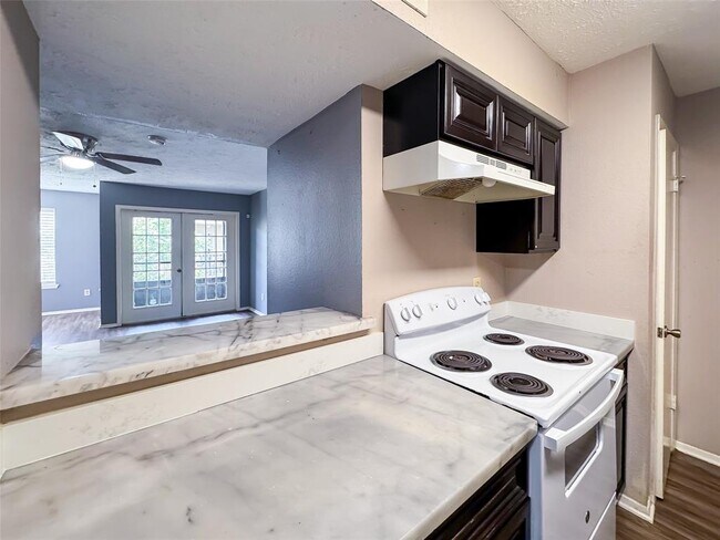 Building Photo - 10555 Turtlewood Ct
