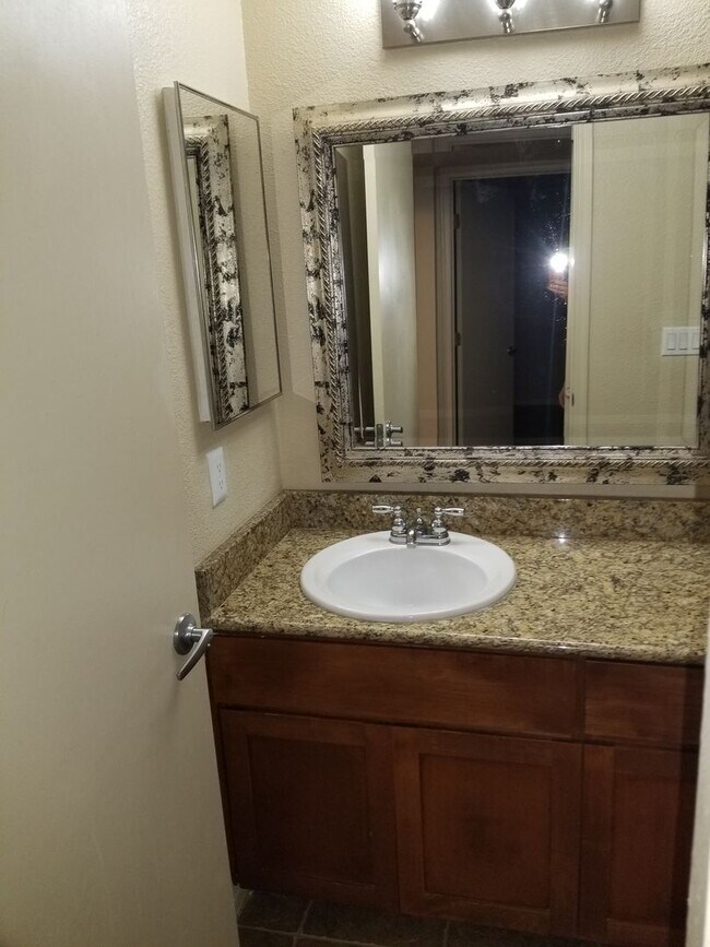 Building Photo - Upgraded West-Flagstaff Condo in the Arbors - 2 Bed, 2 Bath - NO Students & NO Pets! - Avail. NOW!!