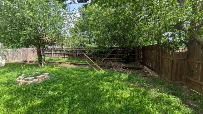 Building Photo - 1800 Pearce Ct