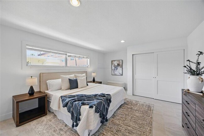 Building Photo - 3528 Casablanca Ave