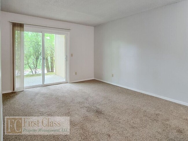 Building Photo - 3618 SW Beaverton Hillsdale Hwy