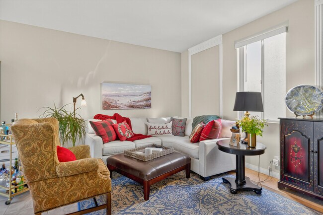 Building Photo - 46750 Mountain Cove Dr