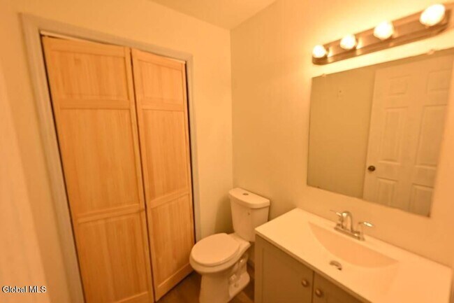 Building Photo - 217 1st St