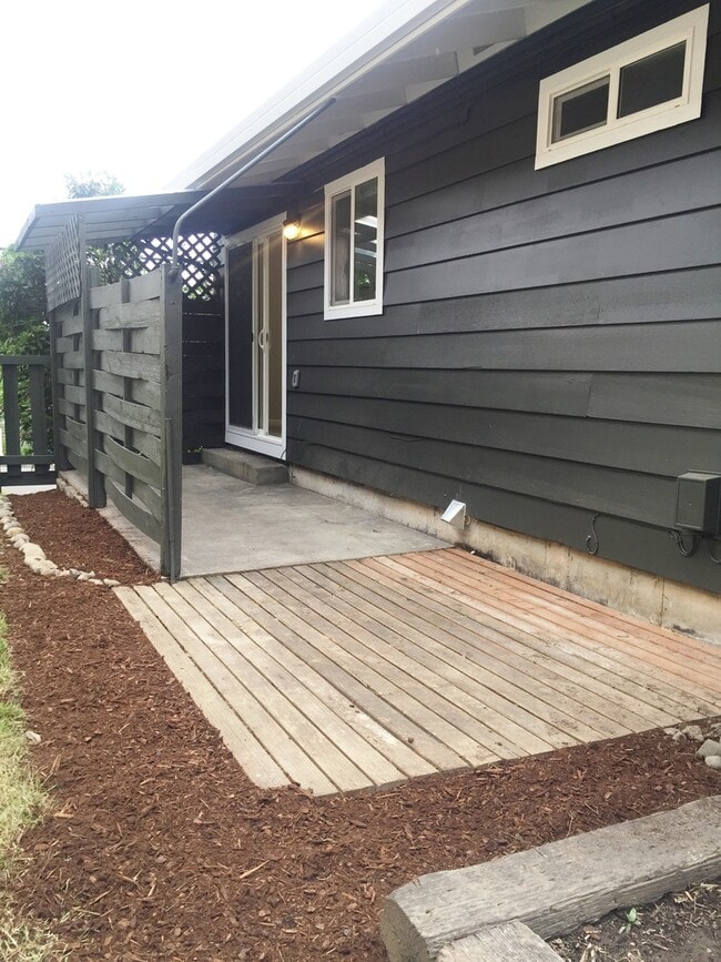 Building Photo - 115se34