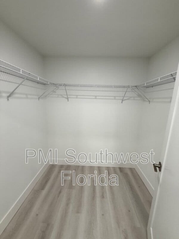 Building Photo - 5039 N Beach Rd