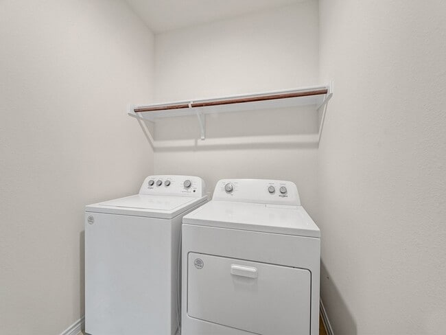 Building Photo - 9733 Tinsley St