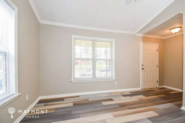 Building Photo - Inviting Brick Home!