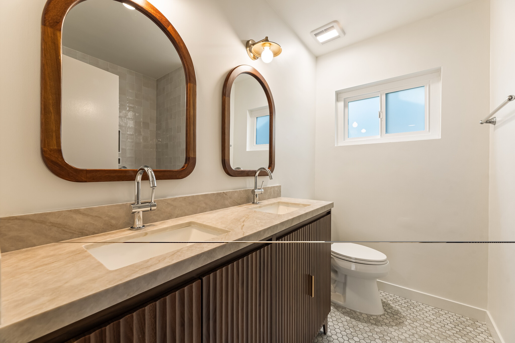 Building Photo - 3205 Fairesta St