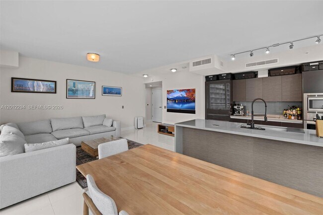 Building Photo - 1080 Brickell Ave