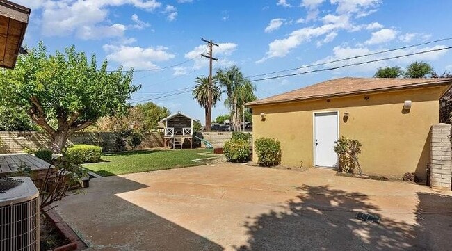 Building Photo - 2453 Alder St