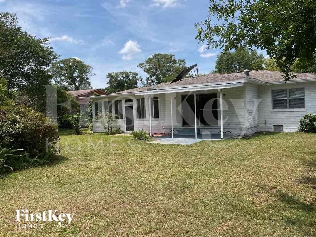 Building Photo - 1369 Malverne Ave