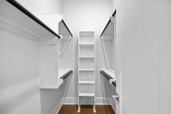 Building Photo - 122 E 31st 1/2 St