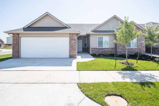 Building Photo - Charming Villa in 55+ Independent Living Community