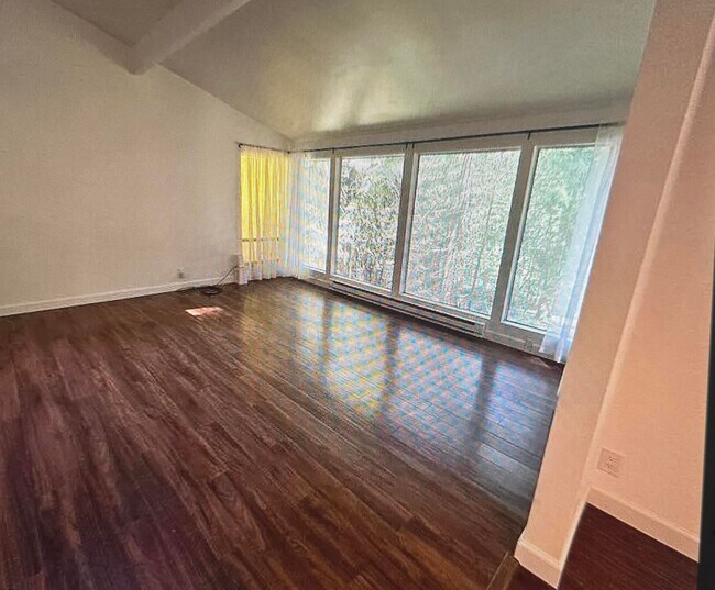 Building Photo - Amazing Sudden Valley Rental