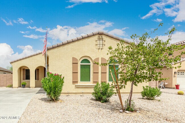 Building Photo - 1008 W Deoni Trail