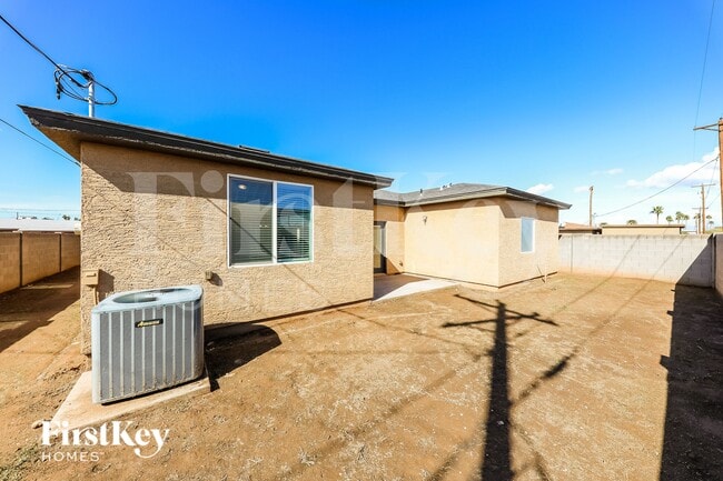 Building Photo - 4841 S 21st St