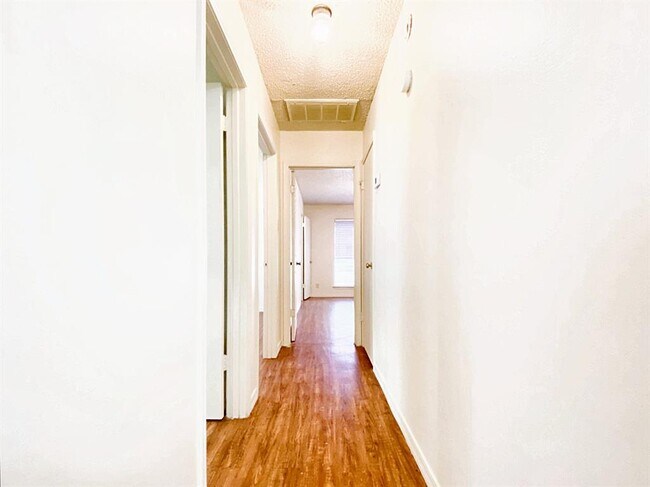 Building Photo - 109 Hughson Ct