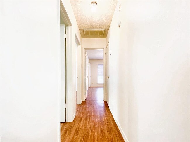 Building Photo - 111 Hughson Ct