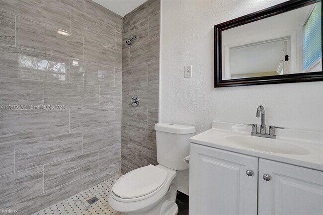 Building Photo - 3 br, 2 bath House - 561 NW 45th Ter # 0