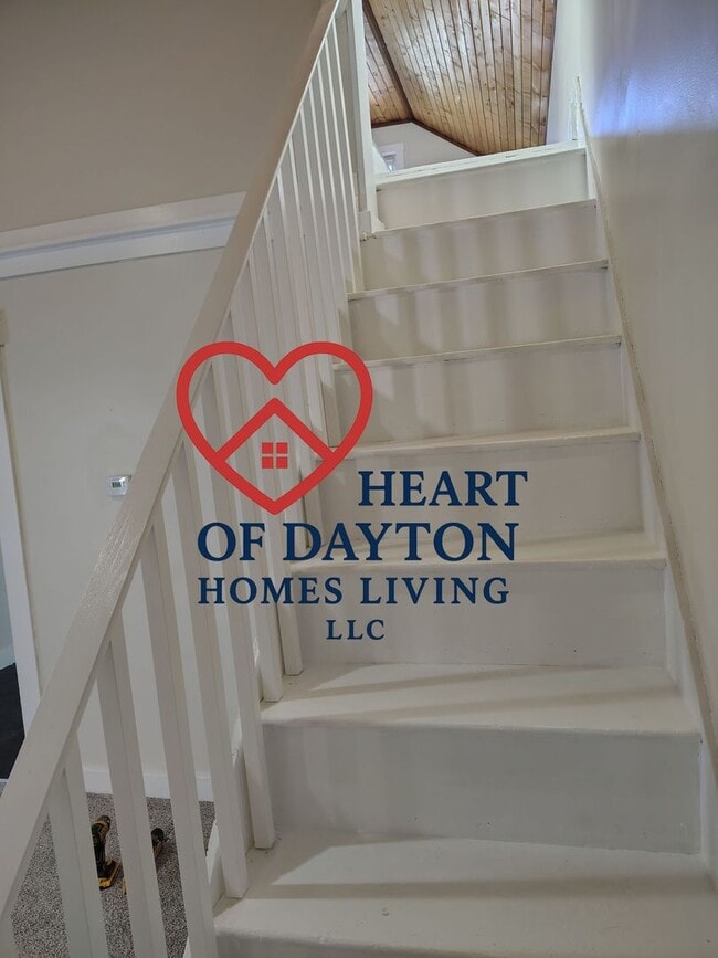 Building Photo - Spacious 1BR/1BA