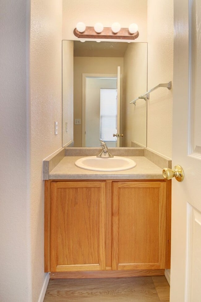 Building Photo - Low-Maintenance Living in Colorado Springs