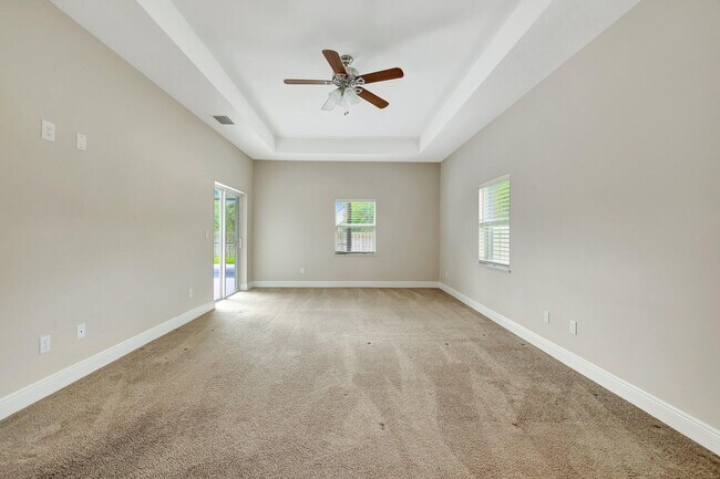 Building Photo - 348 SW Millard Dr