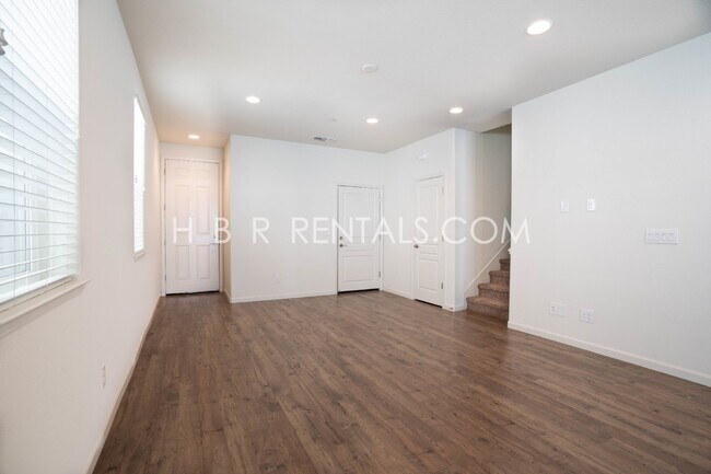 Building Photo - Spacious 4-Bedroom with Granite Finishes in Tracy – Your Dream Home Awaits!