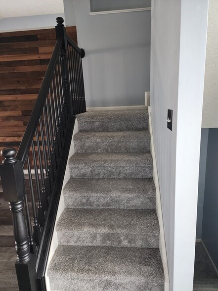 Building Photo - 5514 Hideaway Dr