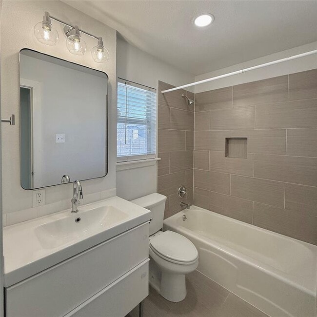Building Photo - 8505 Spearman Dr