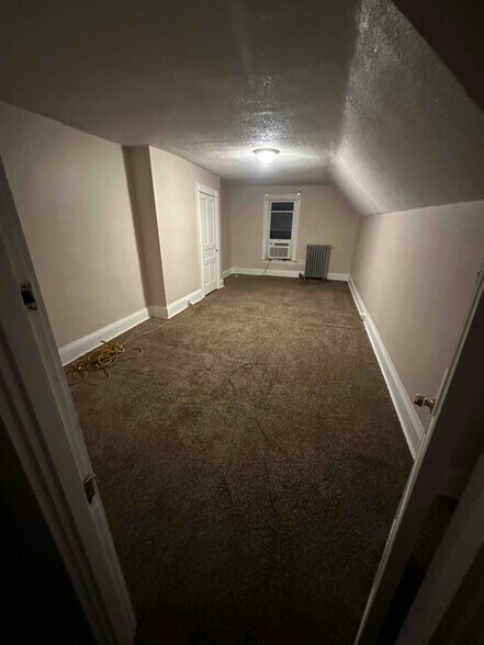 Building Photo - 390 3rd St