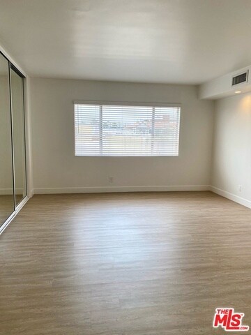 Building Photo - 435 N Oakhurst Dr