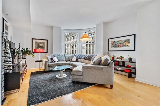 Building Photo - 306 Fourth Ave