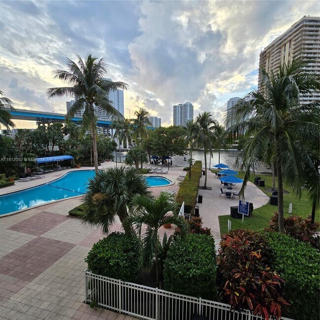 Building Photo - 19390 Collins Ave